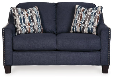 Creeal Heights Loveseat