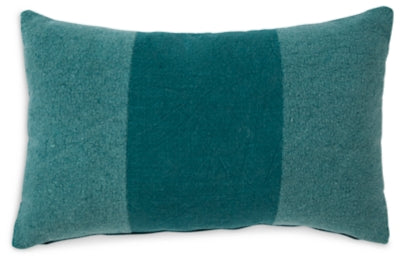 Dovinton Pillow