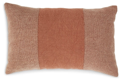 Dovinton Pillow (Set of 4)