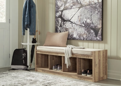 Gerdanet Storage Bench