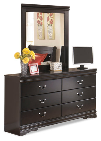 Huey Vineyard Queen Sleigh Headboard Bed with Mirrored Dresser and Chest