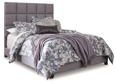 Dolante Queen Upholstered Bed