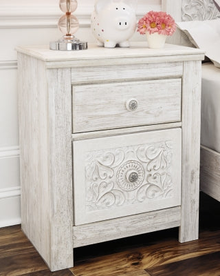 Paxberry Nightstand