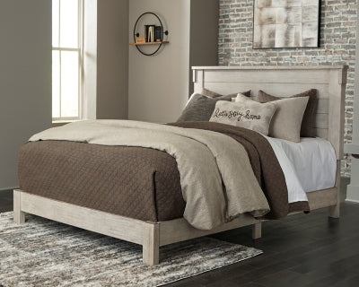 Hollentown King Panel Bed