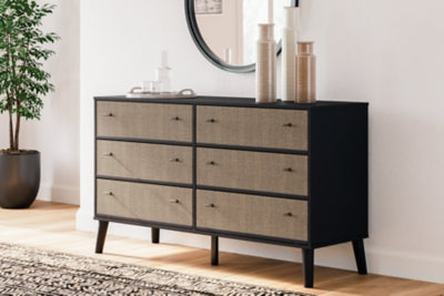 Charlang Chest of Drawers