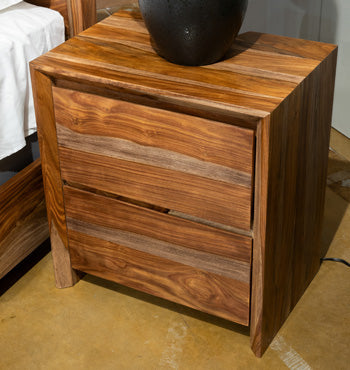 Dressonni Nightstand