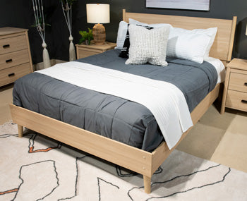 Cabinella Queen Platform Bed