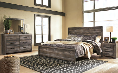 Wynnlow King Panel Bed with Mirrored Dresser and 2 Nightstands